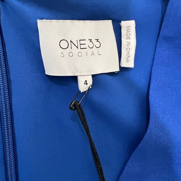 ONE33 SOCIAL Wrap Front Long Sleeve
Body-Con Minidress Size 4 NWT - Picture 7 of 9